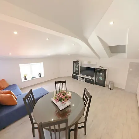 Апартаменты Three Wells Задар