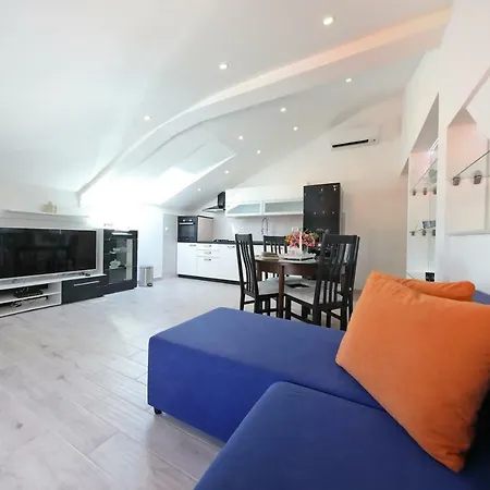 Apartment Three Wells